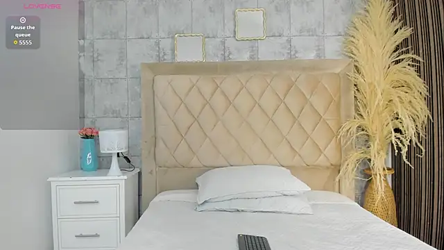 CleoFoxx  online show from March 27, 2026, 1:01 pm