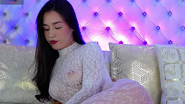 TamaraGreys online show from February 13, 2026, 1:33 pm