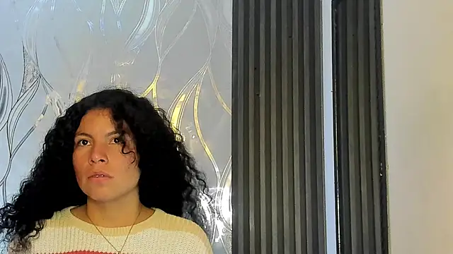 Zoe-yanin online show from February 12, 2026, 7:02 pm