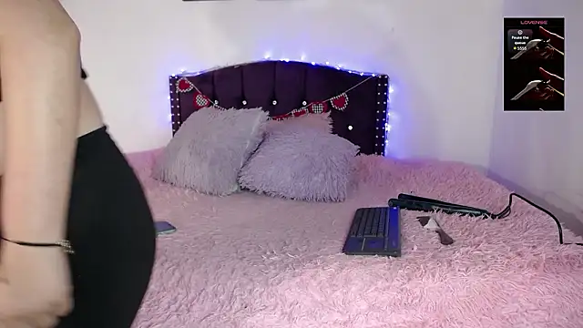 sienna rose pym online show from February 13, 2026, 12:05 pm