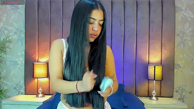 sophiegriffin online show from April 11, 2026, 1:37 pm