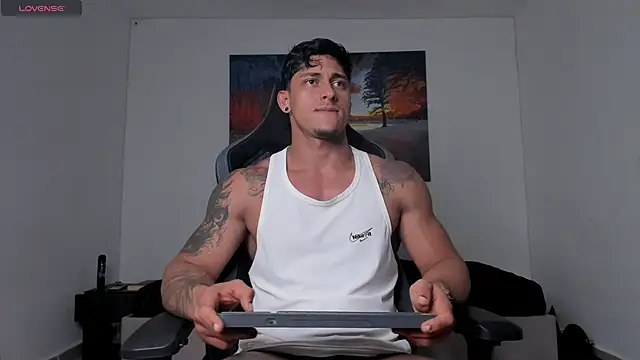 ryanwhite3 online show from April 15, 2026, 11:38 pm