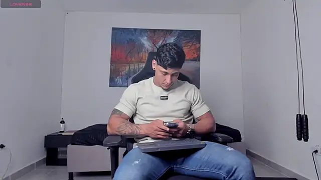 ryanwhite3 online show from April 10, 2026, 11:23 pm