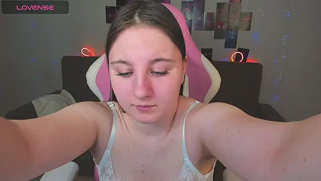 EvaxCharm online show from March 25, 2026, 5:07 am