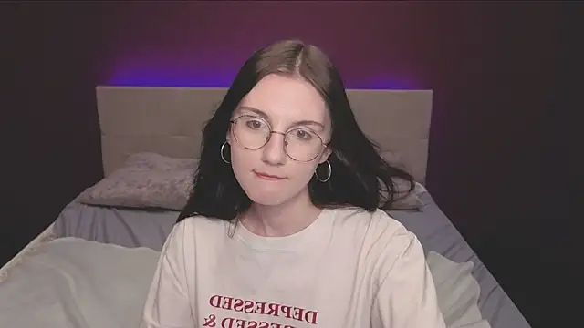 Snapshot of VixenLight chatting on February 6, 2026, 11:28 am VixenLight online show from February 6, 2026, 11:28 am