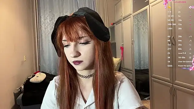 UrBabeLuna online show from April 12, 2026, 4:10 pm