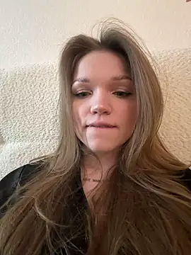 Snapshot of StreetSquirt chatting on May 28, 2026, 4:13 pm StreetSquirt online show from May 28, 2026, 4:13 pm