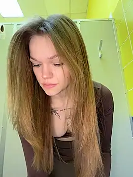 Snapshot of StreetSquirt chatting on April 18, 2026, 6:49 am StreetSquirt online show from April 18, 2026, 6:49 am