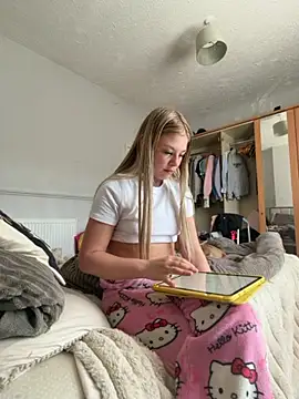 Paige love online show from April 19, 2026, 10:27 am