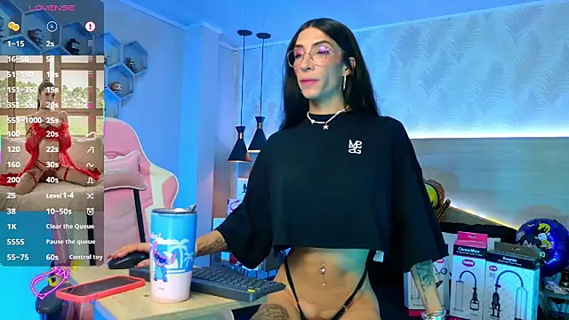 kylliefox  online show from October 6, 2025, 1:34 pm