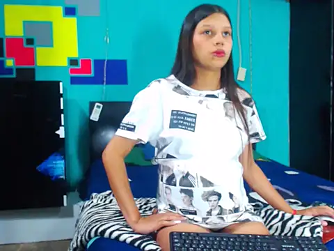 Snapshot of analyn-2027 chatting on February 21, 2026, 10:56 pm analyn-2027 online show from February 21, 2026, 10:56 pm