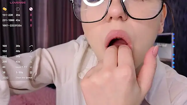 Snapshot of HaggledParasail chatting on February 22, 2026, 7:11 am HaggledParasail online show from February 22, 2026, 7:11 am