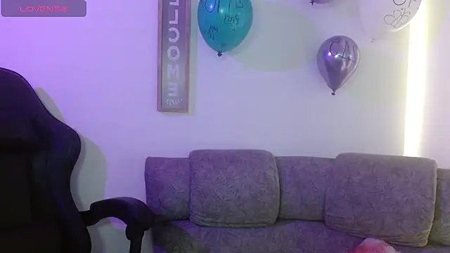 Iris bloom69 online show from April 18, 2026, 12:40 pm