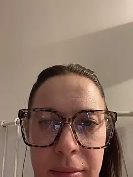 SophieSchmidt online show from April 14, 2026, 6:24 pm