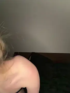 Zoey  08 online show from March 2, 2026, 9:00 pm