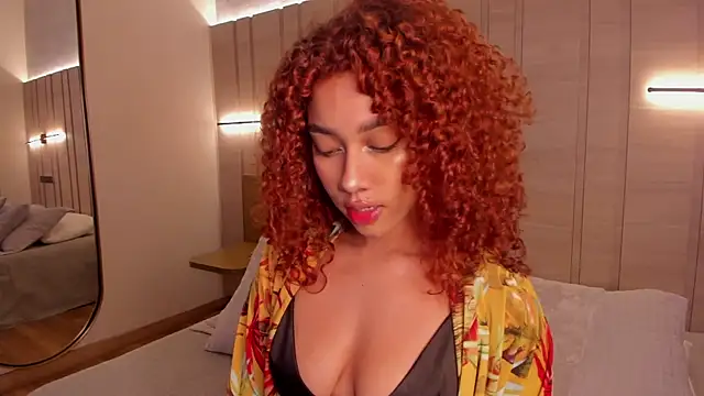 Snapshot of Sienna_brunette chatting on April 19, 2026, 1:12 pm Sienna brunette online show from April 19, 2026, 1:12 pm