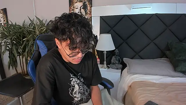 Snapshot of kai_storn chatting on March 2, 2026, 11:28 am kai storn online show from March 2, 2026, 11:28 am