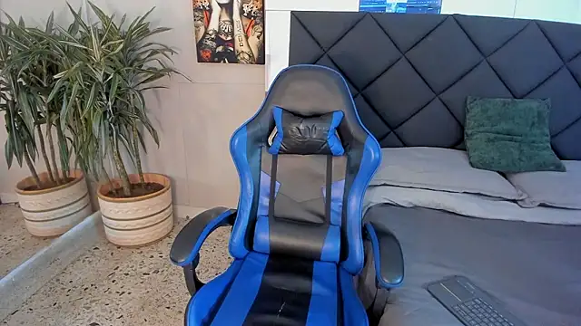 Snapshot of kai_storn chatting on February 20, 2026, 11:56 am kai storn online show from February 20, 2026, 11:56 am