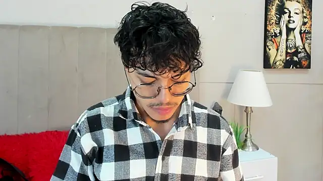 Snapshot of kai_storn chatting on July 17, 2026, 11:18 am kai storn online show from July 17, 2026, 11:18 am