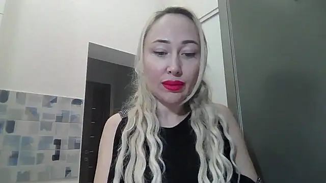 Snapshot of NanaGold2992 chatting on March 2, 2026, 5:08 am NanaGold2992 online show from March 2, 2026, 5:08 am