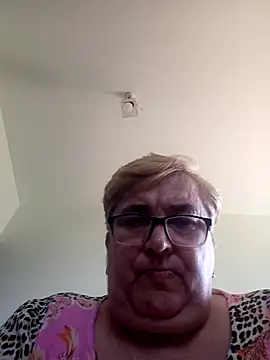 SusanStar874 online show from April 5, 2026, 12:45 pm