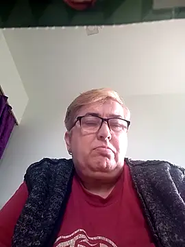 SusanStar874 online show from April 3, 2026, 10:32 am