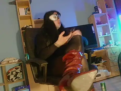 Snapshot of NylonSlave32 chatting on February 3, 2026, 4:32 am NylonSlave32 online show from February 3, 2026, 4:32 am