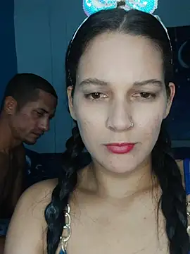 Snapshot of Perla_and_Maikol chatting on February 17, 2026, 12:08 am Perla and Maikol online show from February 17, 2026, 12:08 am