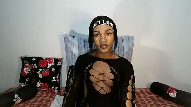 Riaanxxx online show from April 15, 2026, 7:40 pm