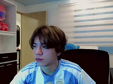 duvisex19 online show from February 18, 2026, 10:50 pm