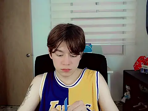 duvisex19 online show from February 6, 2026, 9:22 pm