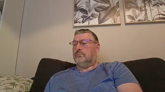 doudou310 online show from March 17, 2026, 5:54 am