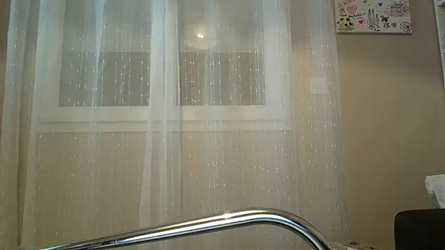 doudou310 online show from March 26, 2026, 4:33 am