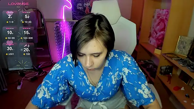 Scarlet Sirenn online show from February 15, 2026, 8:24 am