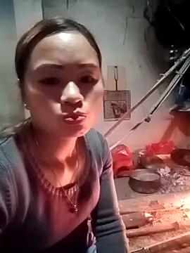 Snapshot of l_kiss chatting on February 10, 2026, 9:41 am l kiss online show from February 10, 2026, 9:41 am