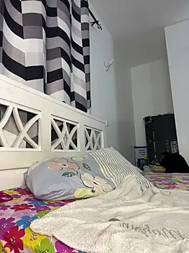 SluttyEll online show from February 12, 2026, 1:38 am