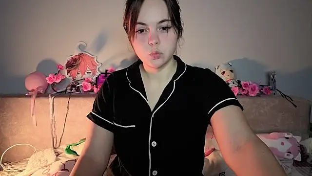 Snapshot of _momomochi_ chatting on March 1, 2026, 3:56 pm momomochi online show from March 1, 2026, 3:56 pm