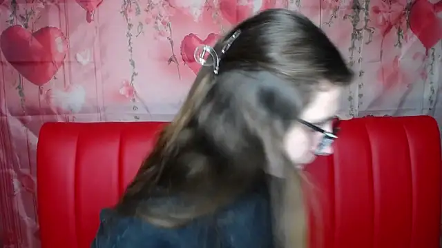 Snapshot of LilianaShine chatting on March 3, 2026, 6:20 am LilianaShine online show from March 3, 2026, 6:20 am