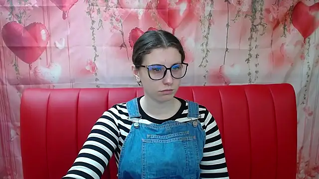 LilianaShine online show from March 31, 2026, 5:09 am