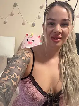 sexybatwomen33 online show from March 31, 2026, 6:59 am