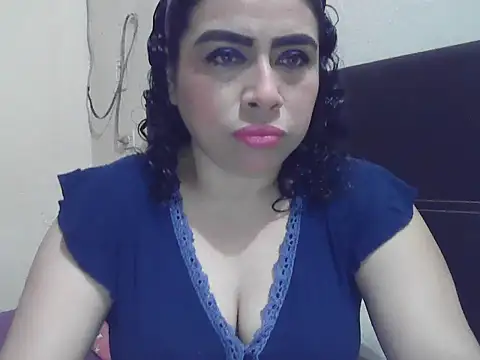 Snapshot of DalilahMx chatting on February 17, 2026, 4:04 pm DalilahMx online show from February 17, 2026, 4:04 pm