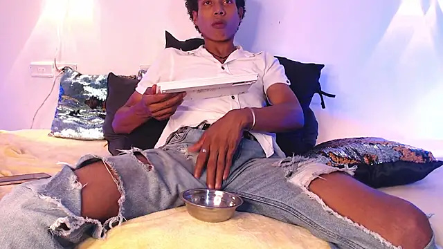 Snapshot of Walkers05 chatting on February 20, 2026, 2:30 am Walkers05 online show from February 20, 2026, 2:30 am