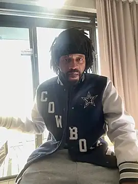 Snapshot of magic_man1085 chatting on February 24, 2026, 2:29 pm magic man1085 online show from February 24, 2026, 2:29 pm