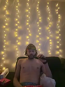 Snapshot of magic_man1085 chatting on February 9, 2026, 3:32 pm magic man1085 online show from February 9, 2026, 3:32 pm