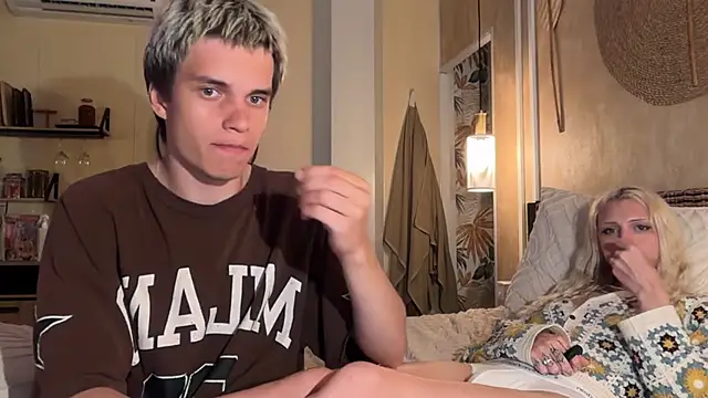 twl8vibe online show from April 21, 2026, 1:42 am