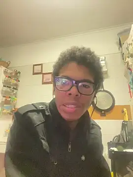 Snapshot of ELPikaPreta chatting on February 15, 2026, 12:33 am ELPikaPreta online show from February 15, 2026, 12:33 am