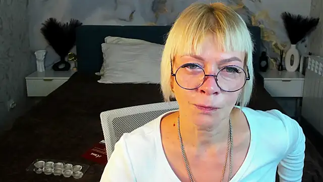 Snapshot of Ann_Annise chatting on July 3, 2026, 12:39 am Ann Annise online show from July 3, 2026, 12:39 am