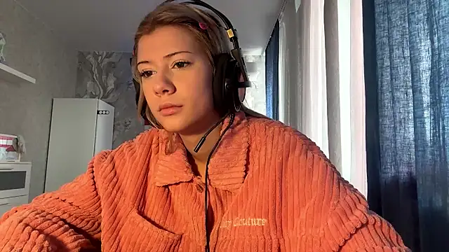 LadyFoxLove online show from February 28, 2026, 10:37 am