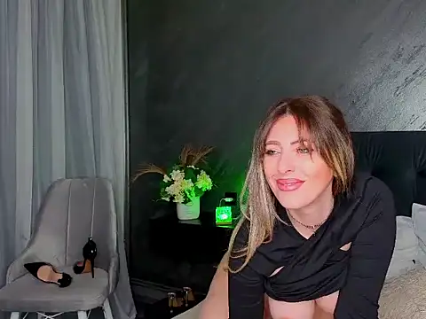 ScarletSwett online show from May 2, 2026, 5:01 am