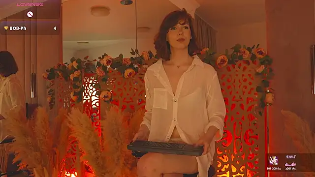 VivanWestwood online show from April 18, 2026, 7:07 pm